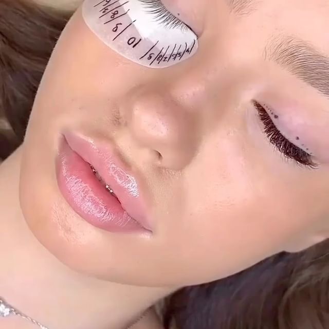 Lash Boutique's Training Program